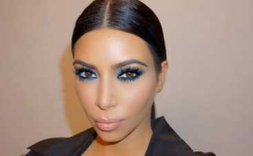 Ким Кардашьян попала под прицел папарацци во время тренировки на пляже