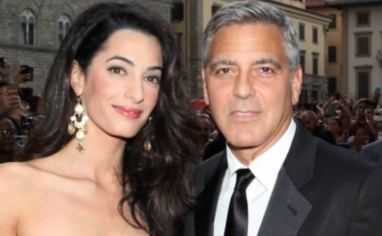 Джордж Клуни с женой ярко повеселились на Ибице (ФОТО)