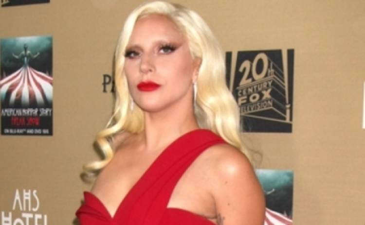 Леди Гага получит награду Женщина года