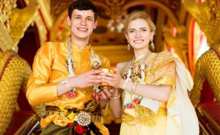 Мамахохотала-шоу сообразило свадьбу на троих в Таиланде