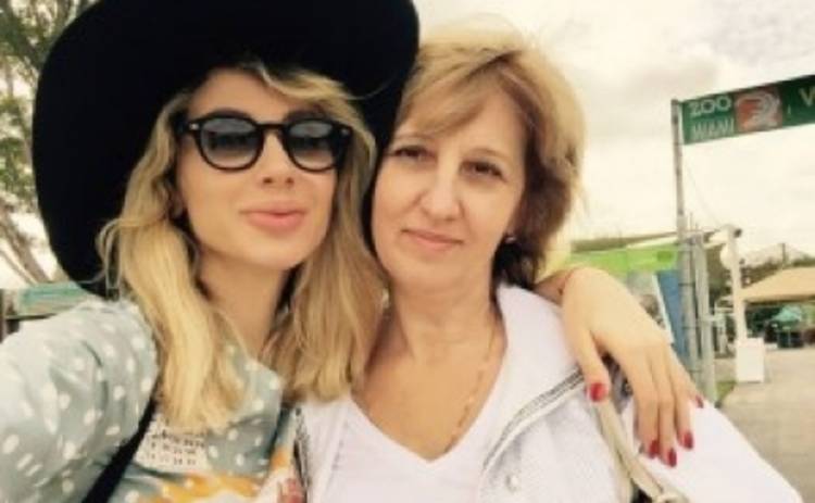 Светлана Лобода призналась, что может стать дочкой депутата