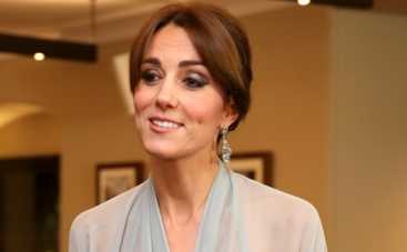 Кейт Миддлтон вышла в свет без нижнего белья (ВИДЕО)