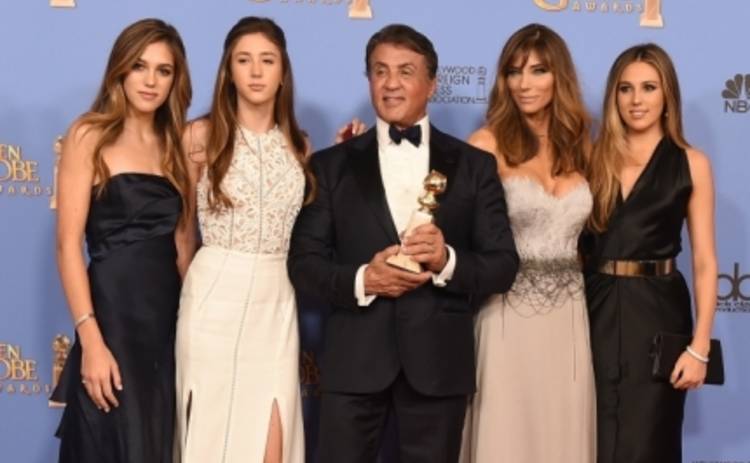 Золотой глобус 2016: Сильвестр Сталлоне с дочками оказались в центре внимания