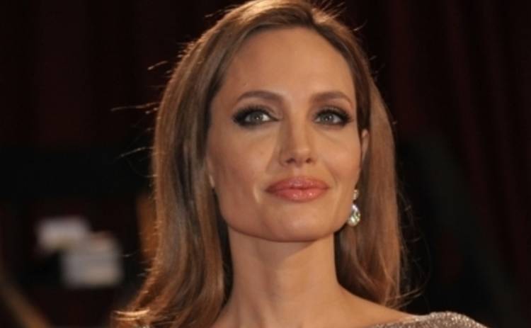 Анджелина Джоли за спиной Брэда Питта провела секретную операцию