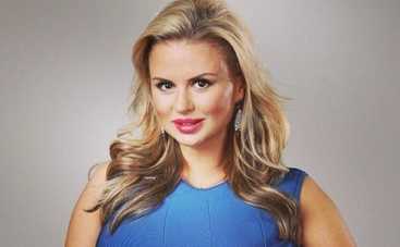 Анна Семенович щеголяет на островах в прозрачном платье (ФОТО)