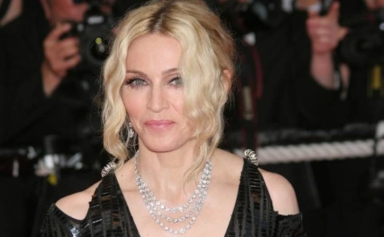 Мадонна пиарится на смерти Дэвида Боуи (ФОТО)
