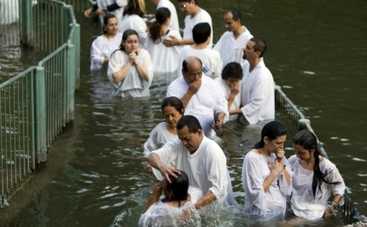 Крещение 2016: паломники едут на реку Иордан, чтобы увидеть невероятное