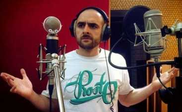 Вова зі Львова кидается пачками долларов в присутствии стриптизерш (ВИДЕО)