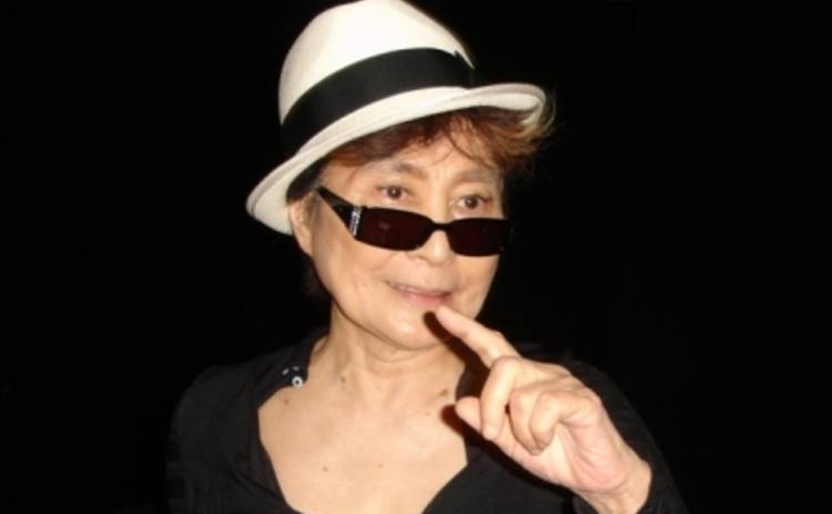 Йоко Оно выписали из больницы
