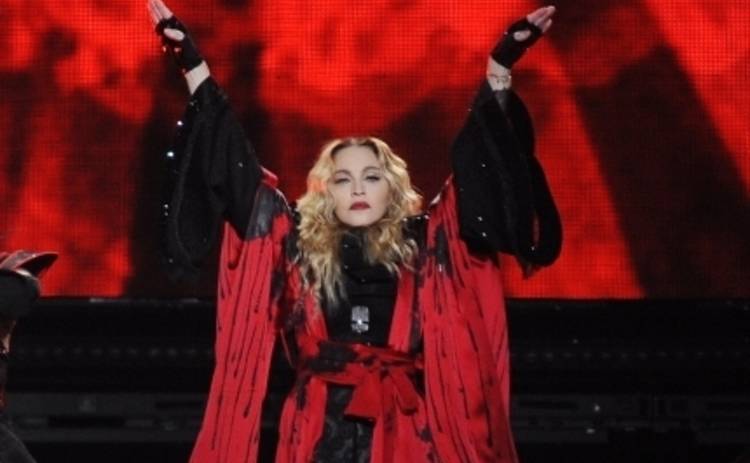 Мадонна на своем концерте попросила заняться с ней сексом