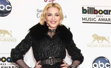 Мадонна на концерте отшлепала актрису из Игры престолов (ВИДЕО)