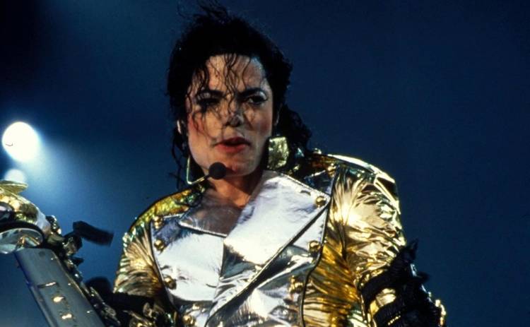 Майклу Джексону поставили памятник в Индии (ФОТО)