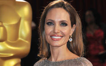 Анджелина Джоли страдает из-за красоты и любви