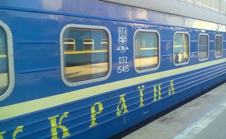 Украинцы массово сдают билеты на поезда