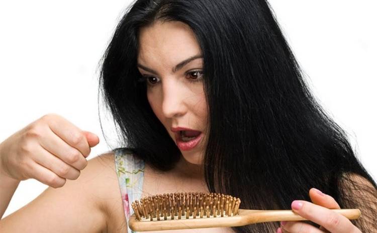 ТОП-5 основных причин выпадения волос у женщин