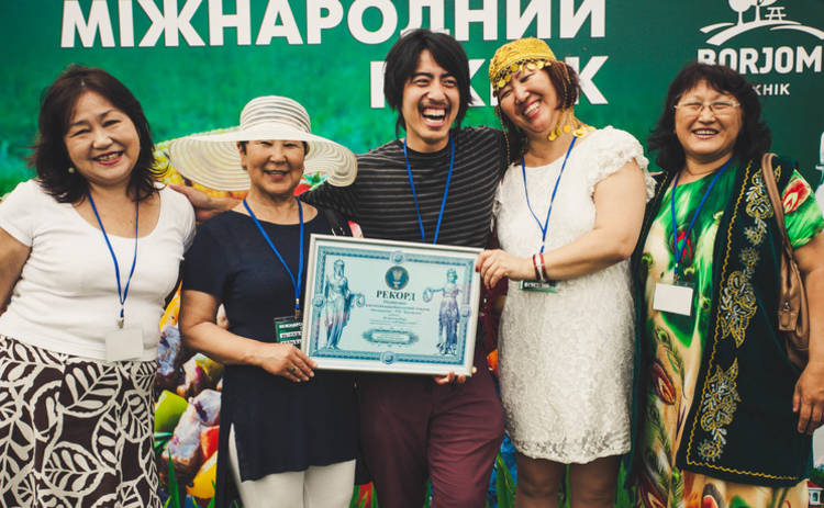 В Киеве установили рекорд на самый многонациональный пикник (фото)