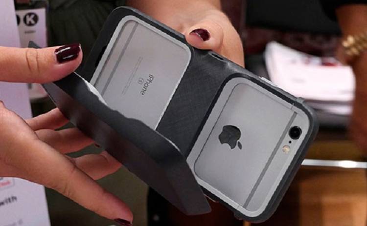 Создан кейс для iPhone 6, увеличивающий память и батарею