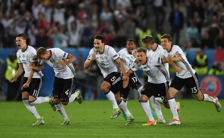 Евро-2016: Германия по пенальти выходит в полуфинал (видео)