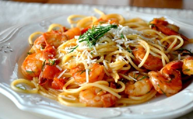 Спагетти с креветками и авокадо (рецепт)