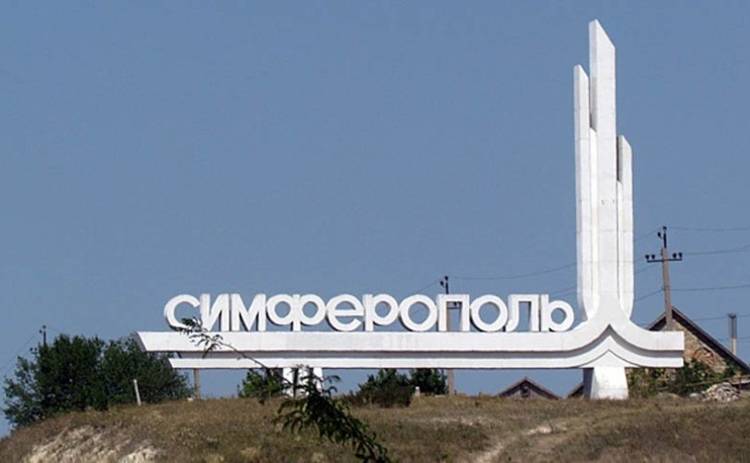 В Симферополе памятник Шевченко раскрасили в украинские цвета (фото)