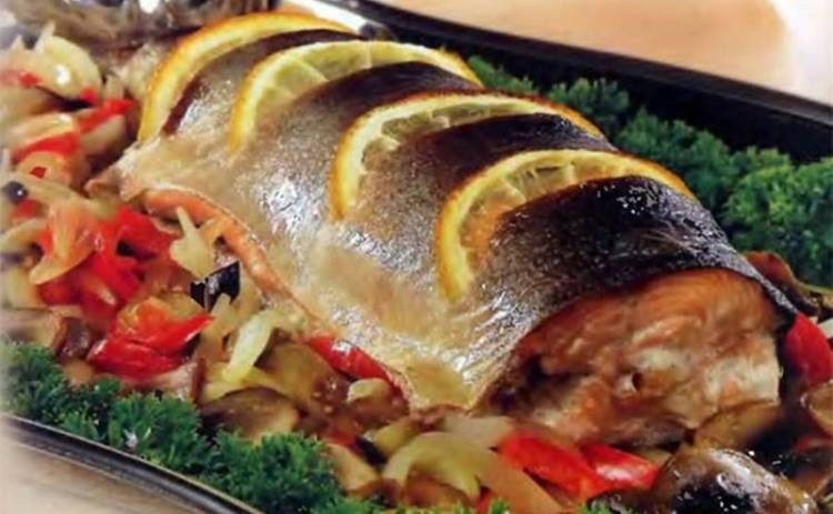 Рыба, запеченная с овощами в духовке. Пошаговый рецепт с фото