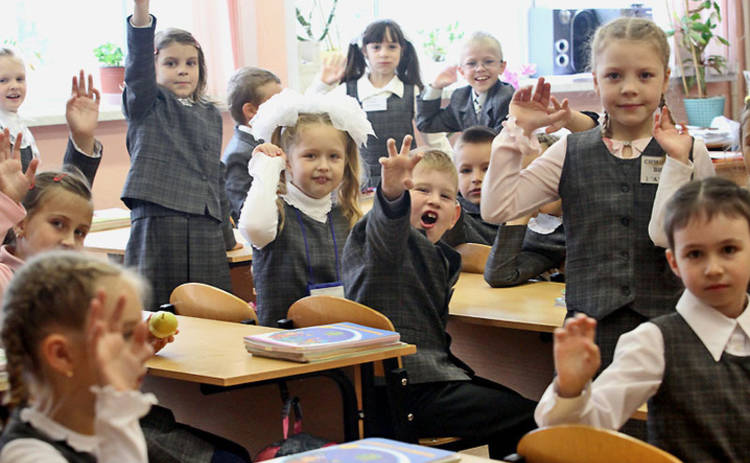 Украинских младшеклашек решили учить по-новому