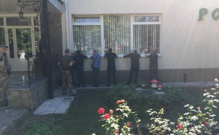 На похоронах «вора в законе» на Донбассе задержали более 100 «авторитетов»