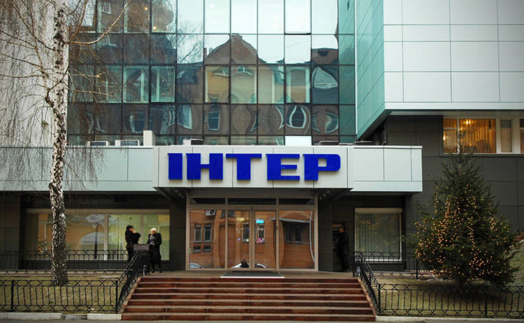 В Киеве подожгли здание телеканала «Интер»