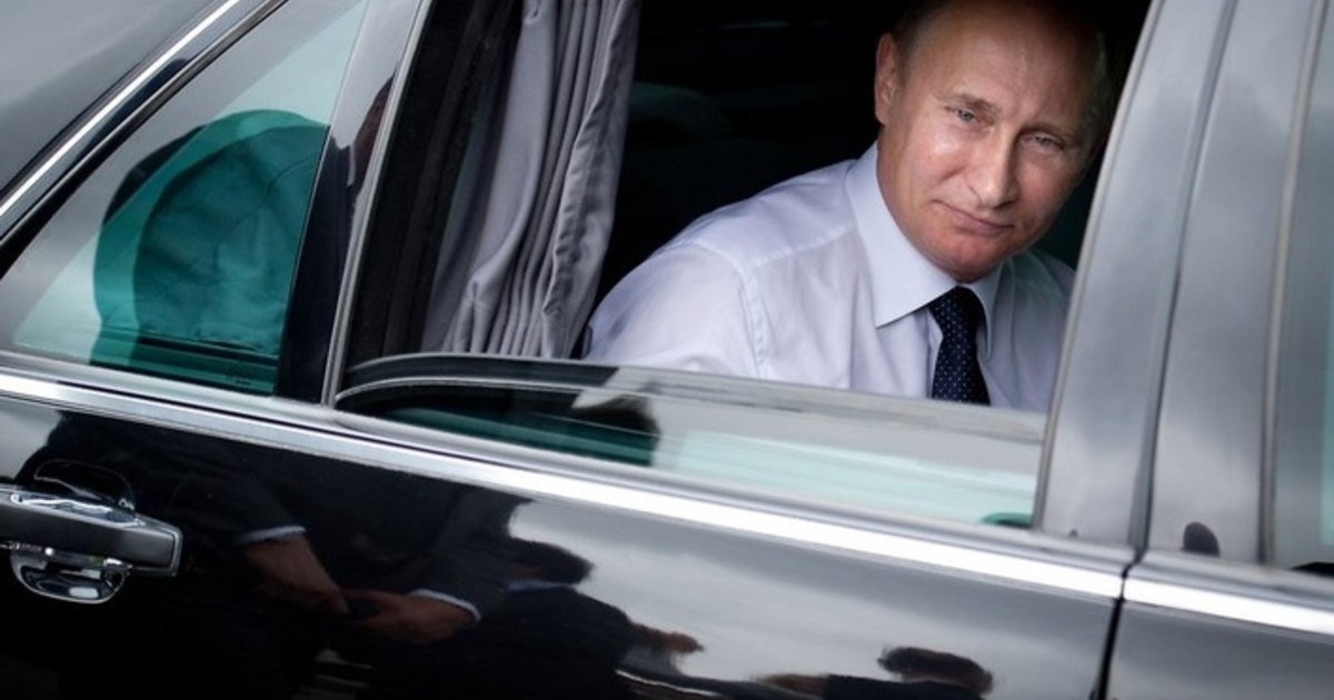 Путин едет на мерседесе