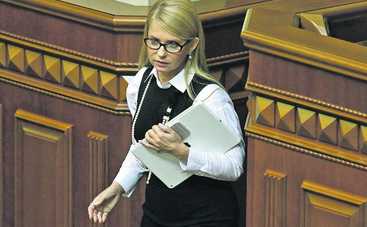 Тимошенко присмотрела внучке вышиванку (фото)