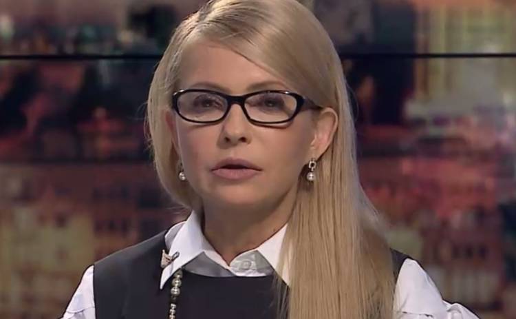 Тимошенко бросила работу ради внучки (фото)