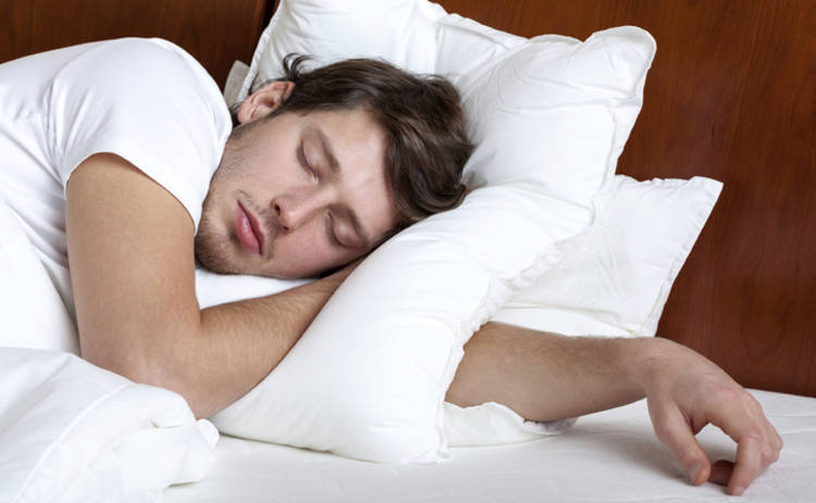 Медики доказали, что мужчинам вредно долго спать