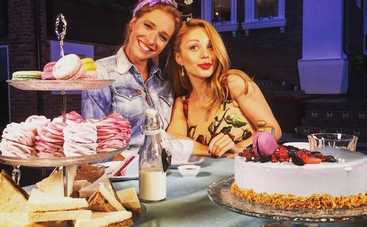 Тина Кароль поздравила Катю Осадчую со второй беременностью (видео)