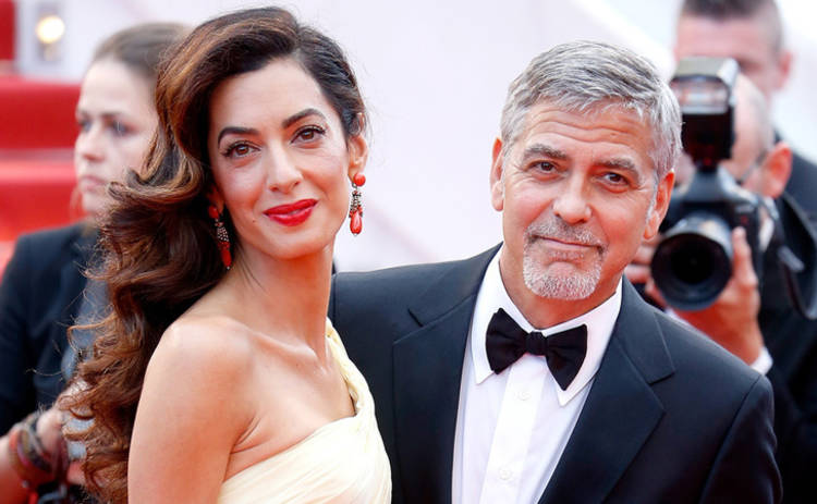 День рождения Амаль Клуни: 5 стильных образов именинницы (фото)