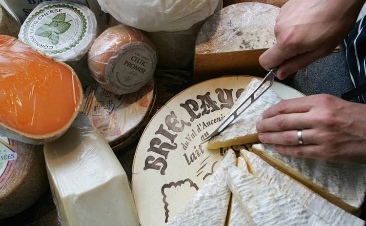 Ученые доказали, что сыр вызывает привыкание