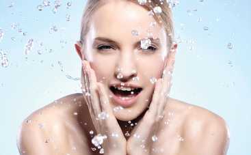 Бабушкины рецепты: чем полезно умывать лицо?