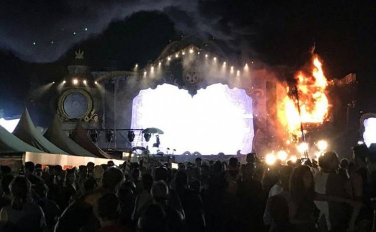На музыкальном фестивале в Испании случился пожар (видео)