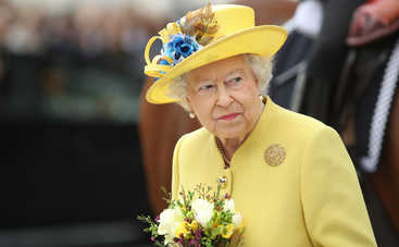 Раскрыт секрет ярких нарядов королевы Елизаветы II