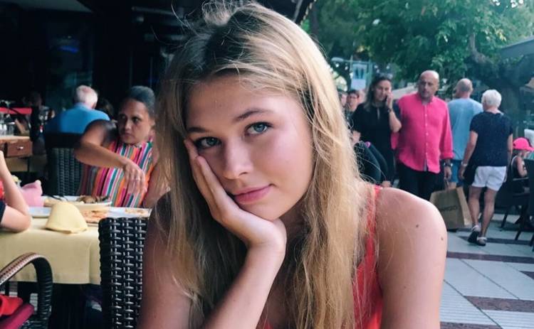 16-летняя дочь Веры Брежневой показала фигуру в бикини