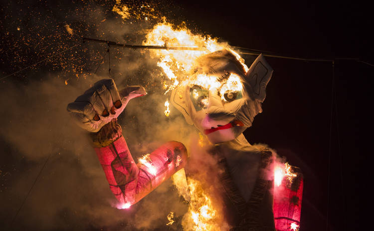 На популярном фестивале в Америке заживо сожгли человека