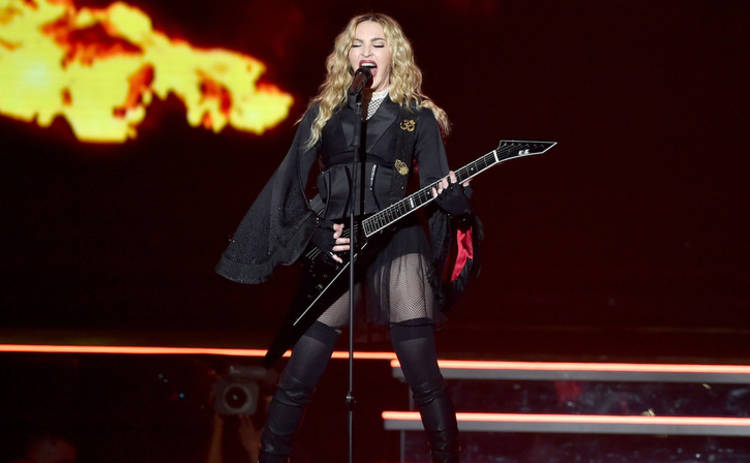 Мадонна выпустила тизер своей косметики: «Я — с*чка с хорошей кожей» (видео)