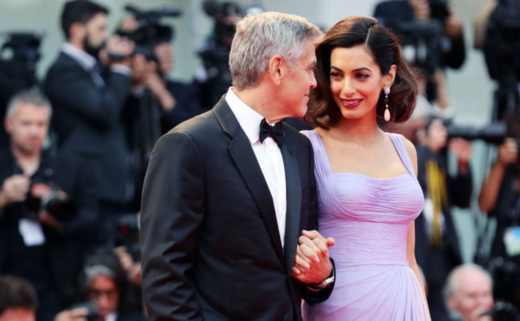 Амаль Клуни вышла из декрета через 3 месяца после родов