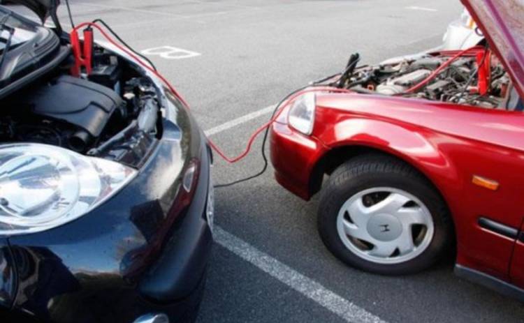 Аккумулятор в машине не держит заряд: 5 основных причин