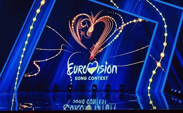 Небачене Євробачення-2018: смотреть 1 выпуск онлайн (эфир от 30.03.2018)