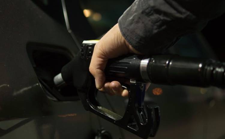Вредные советы: 3 плохих способа экономить на бензине