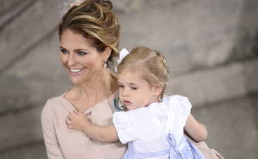 Маленькая шведская принцесса показала детям, как правильно капризничать