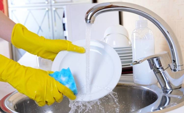Как помыть посуду, если нет горячей воды?