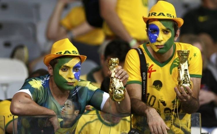 Министерство туризма Бразилии осудило своих болельщиков