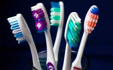 Ученые рассказали, как зубные щетки вредят здоровью человека