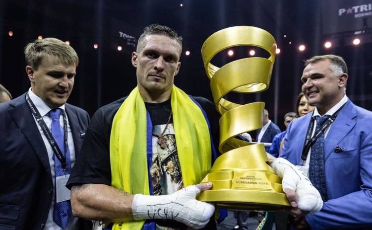 Александр Усик победил Мурата Гассиева и стал абсолютным чемпионом мира